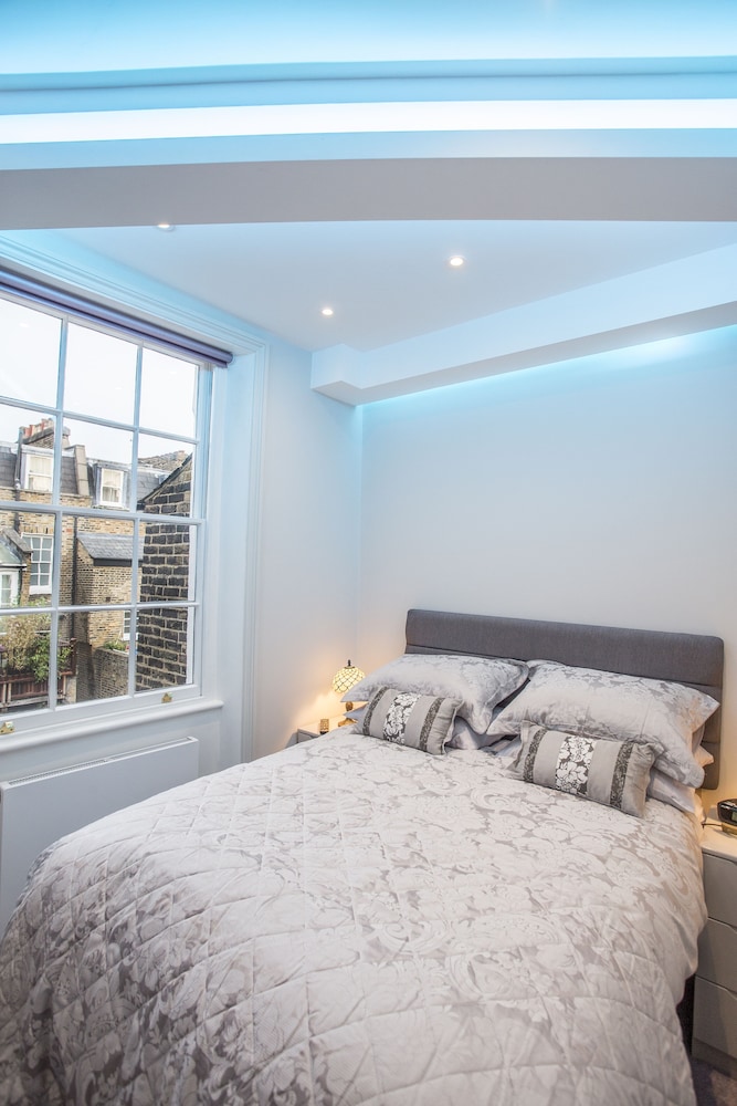Luxury One-bedroom Apartment (Sleeps Up To 4) - London