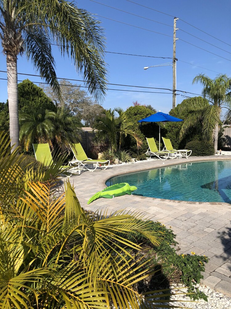 Tropical Oasis With Private Heated Pool Near Beach - Indian Rocks Beach