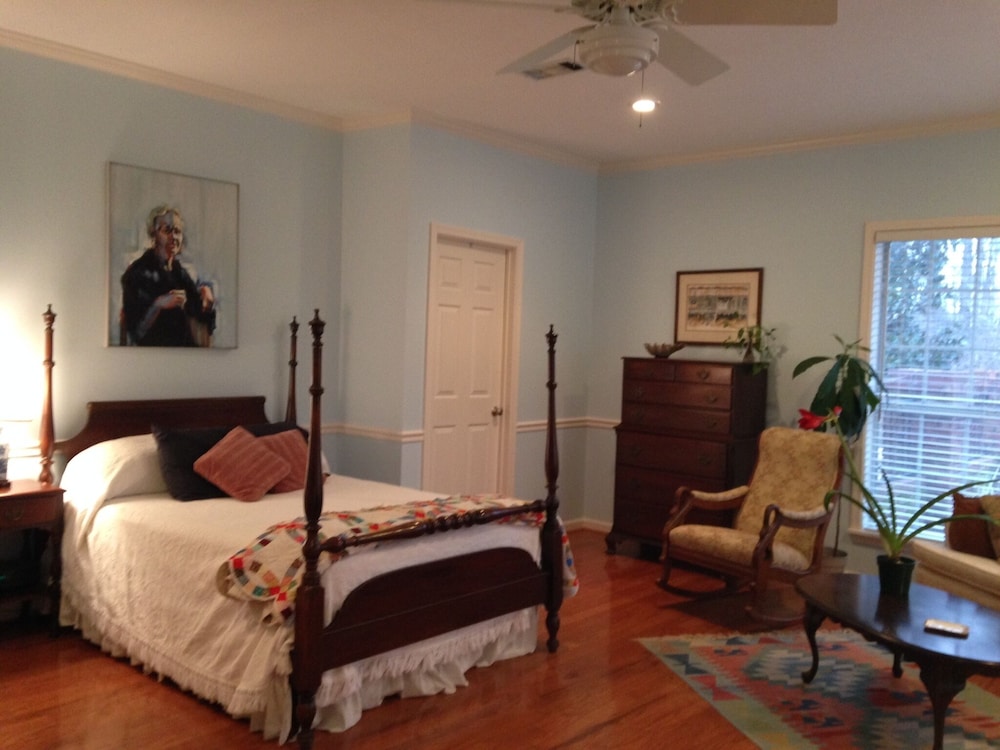 Large Comfortable Home - Oxford, MS