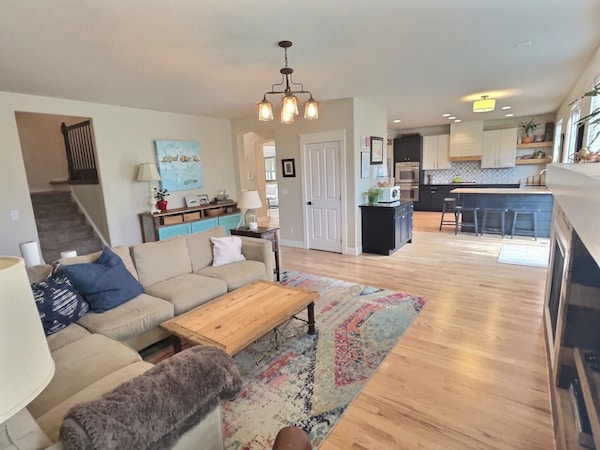 Spacious & Affordable Colorado Home Close To Boulder And Denver - Longmont, CO
