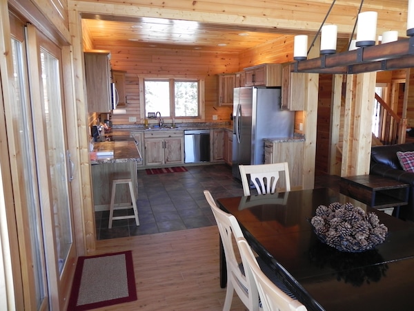 Northern Comfort Overlooking Caribou Lake- Spacious And Secluded - Lutsen, MN