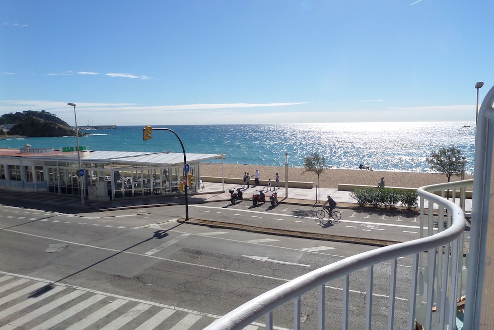 Great Apartment In Sea Front. Best Possible Location In Town. - Blanes