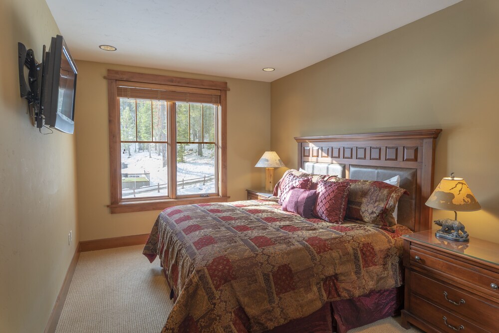 Ski-in/ski-out Village At Northstar Residence! - 310 Iron Horse South - Donner Memorial State Park, Truckee