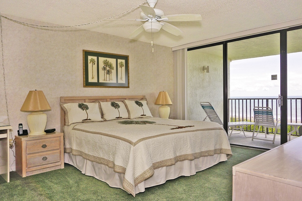 Beach Front Top Floor W/private Balcony - Master Bedroom & Living Room On Ocean - Cape Canaveral, FL