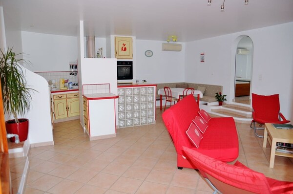 Apt. In The Heart Of The Alpilles, At The Gates Of The Camargue - Maussane-les-Alpilles