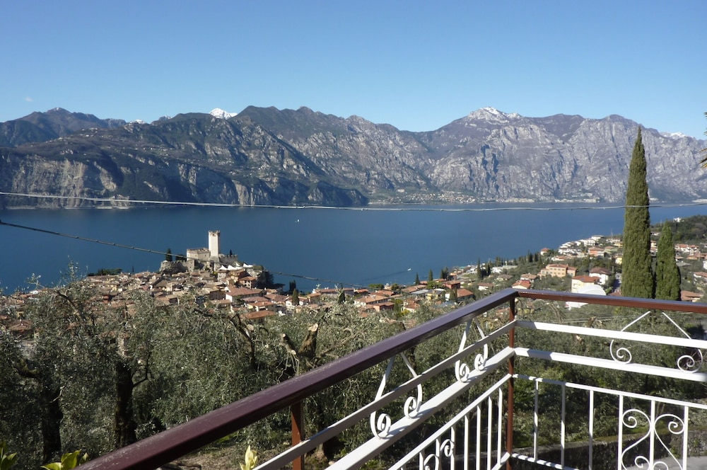 Appartamento A Malcesine Sul Lago Di Garda. Nuovo, Panoramico Con Percheggio. - Malcesine