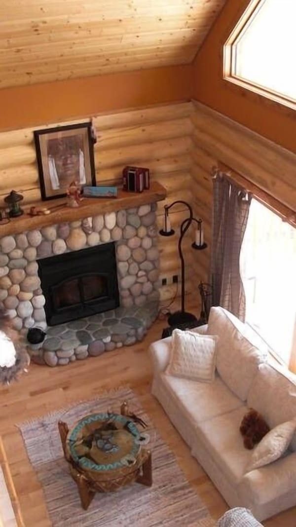 Log Cabin In The Woods - 킴벌리