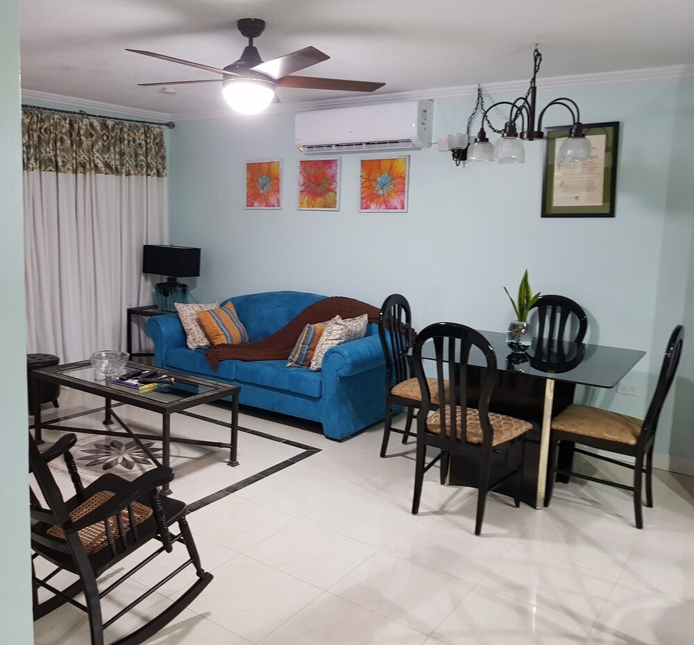 Newly Renovated 2bed/2bath New Kingston Apartment Very Cozy And Convenient - Kingston, Jamaica
