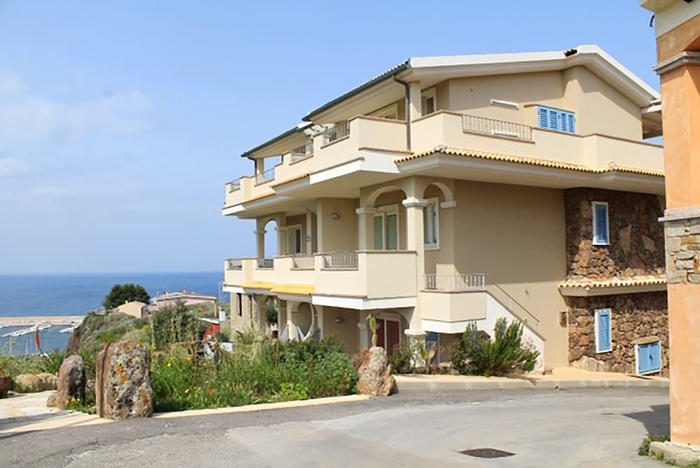 Apartamento De Lujo Con Impresionantes Vistas Al Mar Y Cerca Del Mar Y Tiendas, Wi-fi, Clima - Castelsardo