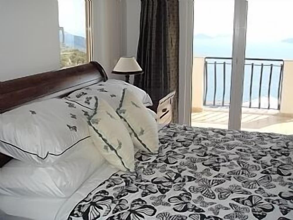 Luxe Villa In Kalkan Met Een Prachtig Uitzicht Over De Baai Vanuit Alle Kamers! - Kalkan