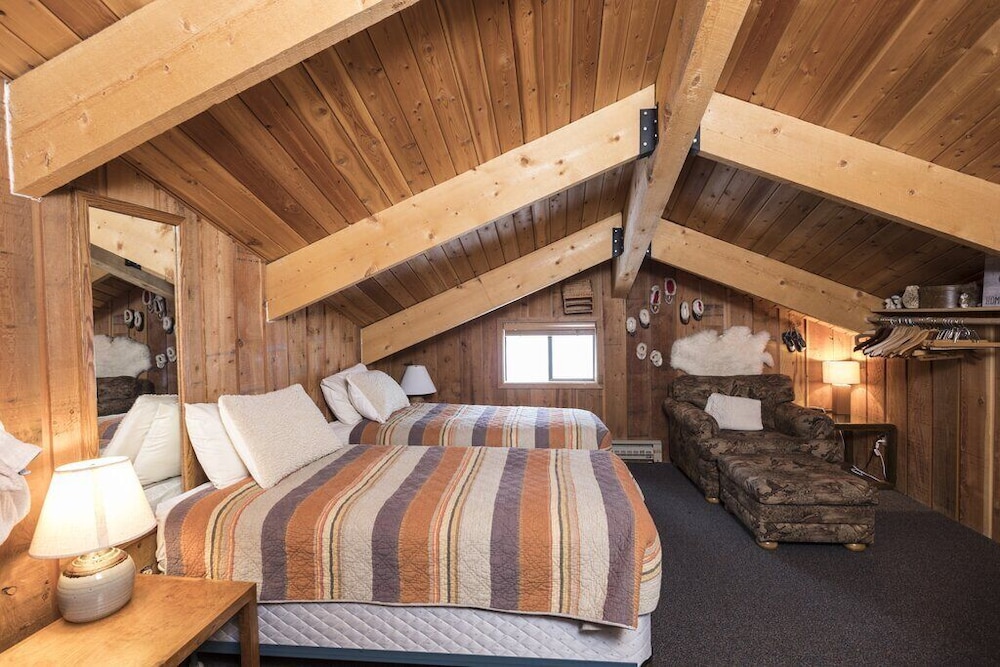 Unidad Superior De 4 Dormitorios Y 2 Baños En Mountain View De Una Casa - Whitefish, MT