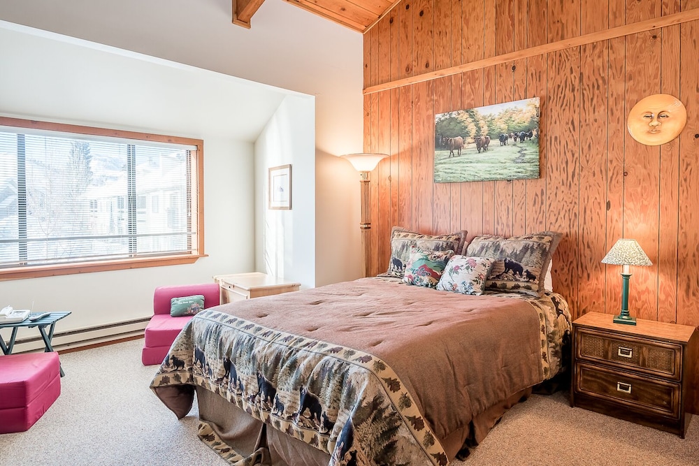Alpine Villa Condo 21 -Perfect For A Family Of Four, Walk To Lifts & Town - Ketchum, ID