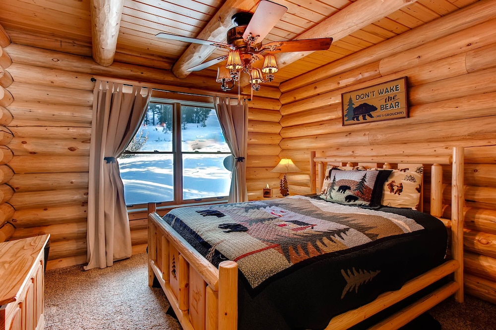 Luxury Log Cabin, Family Friendly, Pet Friendly W/hot Tub, Game Room, Steam Shower - The Claim - Colorado