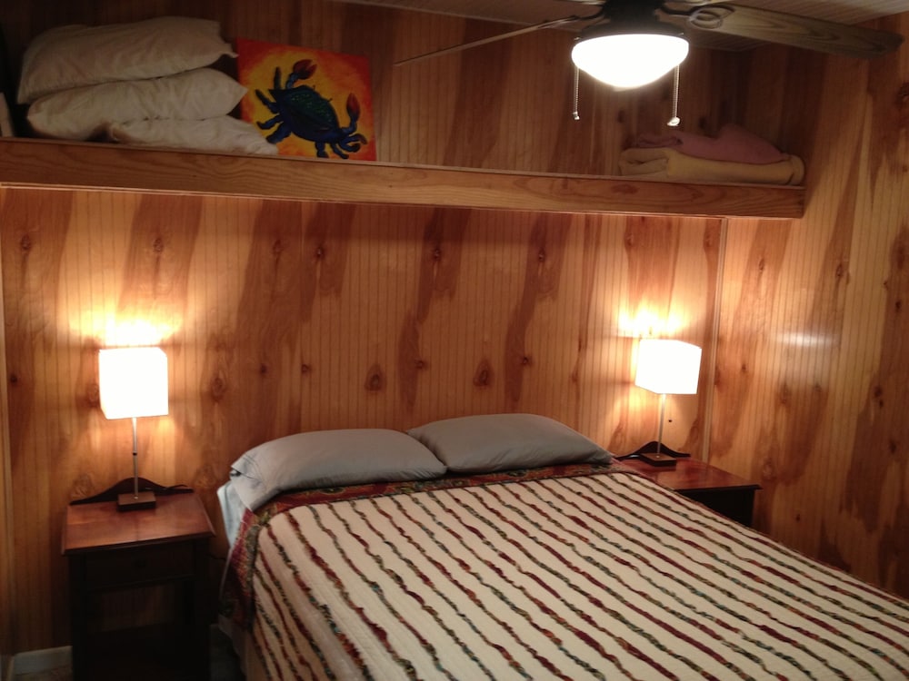 Honeyhole 3br.  Beautiful, Spacious, And Best Of All...no Bunk Beds! - Louisiana