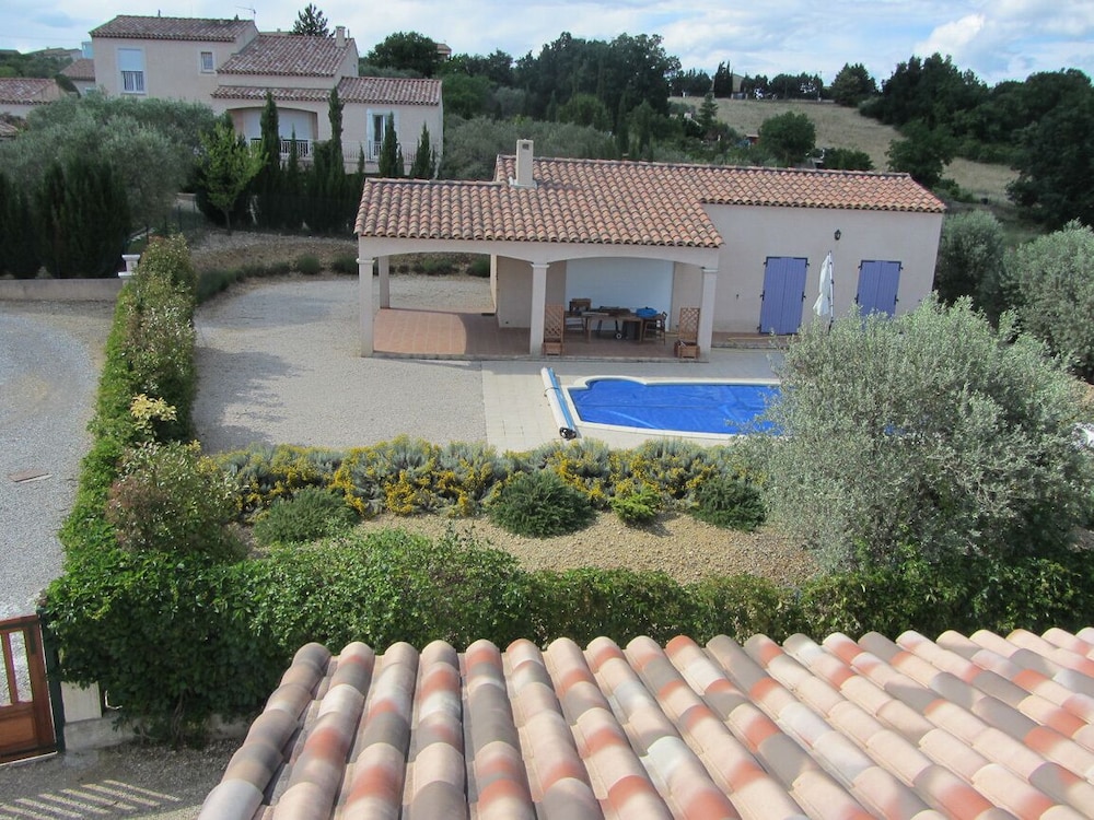 Provence, Villa Mit Pool, Auf Dem Lavendelplateau, Sonnig - Valensole