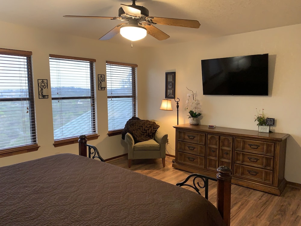 Amazing Views And Reviews! Perfect For All Ages!!! - Driftwood, TX