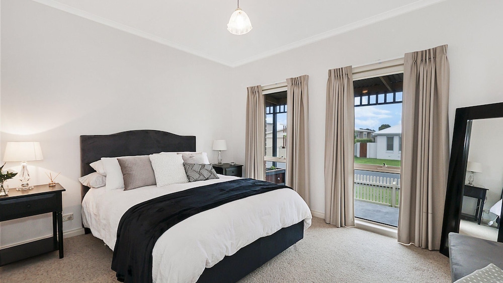 Guildford Cottage - Close To Town - Port Fairy