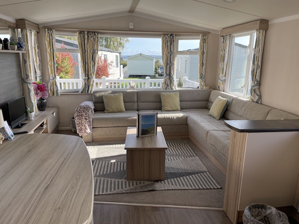 Wild Rose Gorgeous Caravan On Rockley Park With Sea View Close To Entertainment - 多塞特