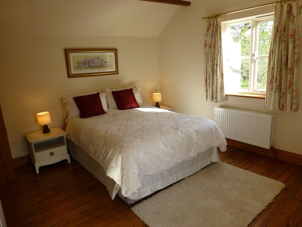The Cottage Is A Tastefully Converted Former Victorian Barn In Tarvin Sands. - Cheshire