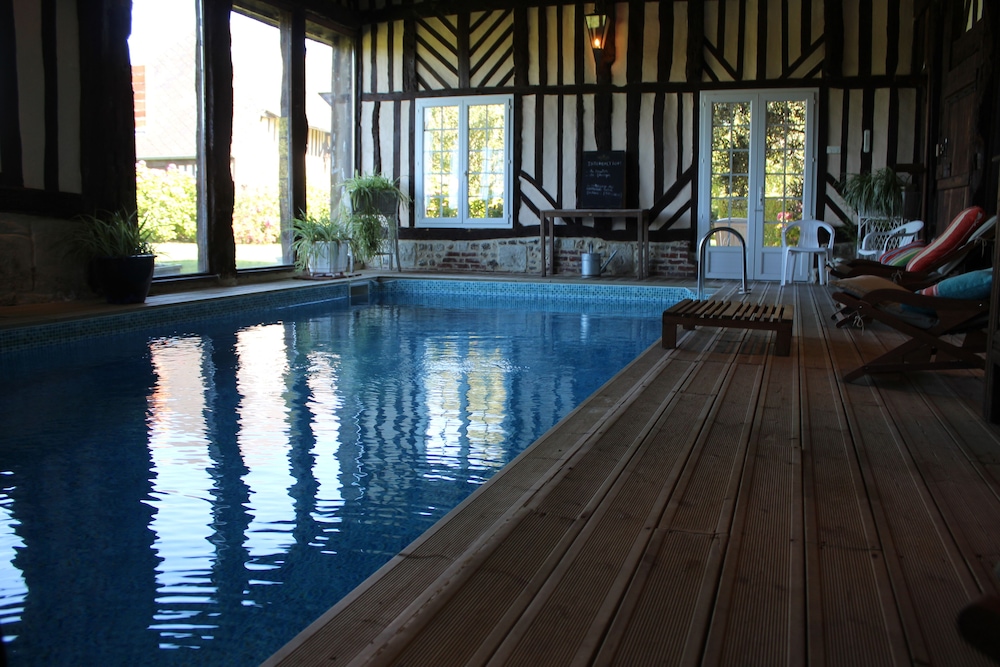 Character House 320 M2 With Heated Indoor Pool In A Stud Farm - Auberville