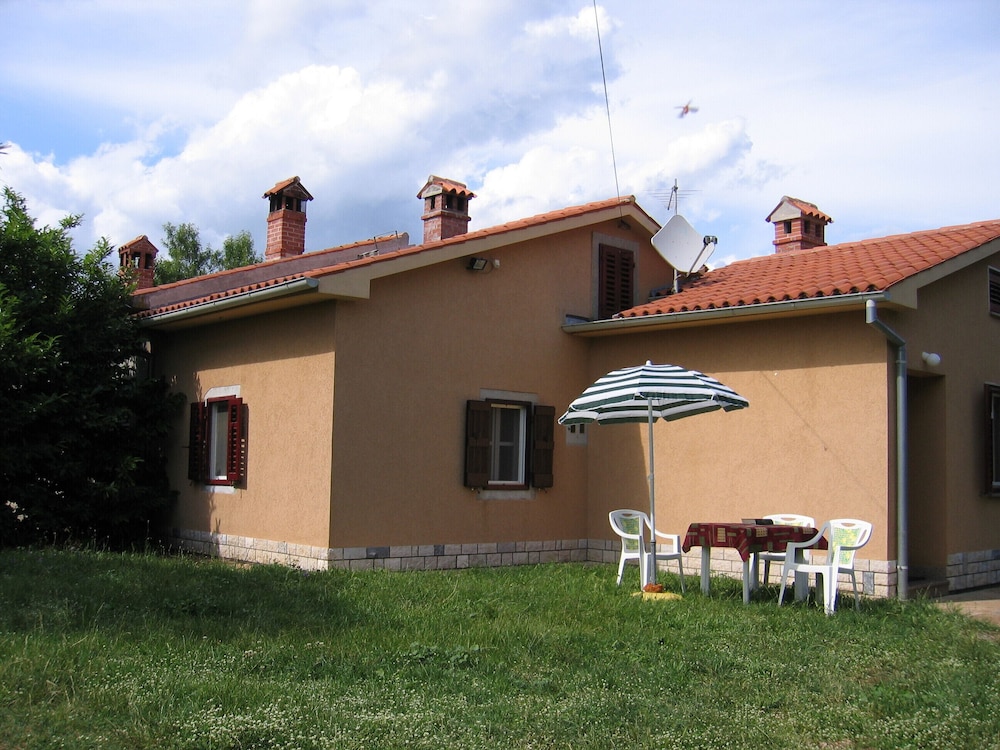 Tranquility Of Countryside 500m From The City Center And 4km From The Sea - Labin