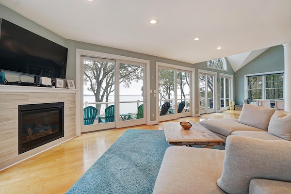 6 Bedroom Hamptons Private Beach Front Home With Heated Pool & Huge New Hot Tub! - Riverhead, NY
