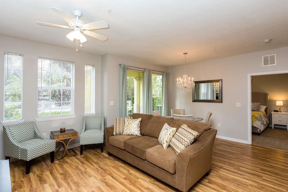 Newly Renovated, Modern Two Bedroom Condo Minutes Away From Disney - Lake Buena Vista, FL