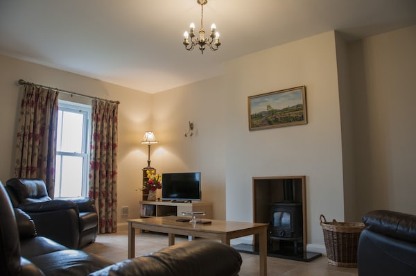 Foyle Cottage Fabulous Views -Tyrone & Donegal -Personalised Service From Owner - 북아일랜드