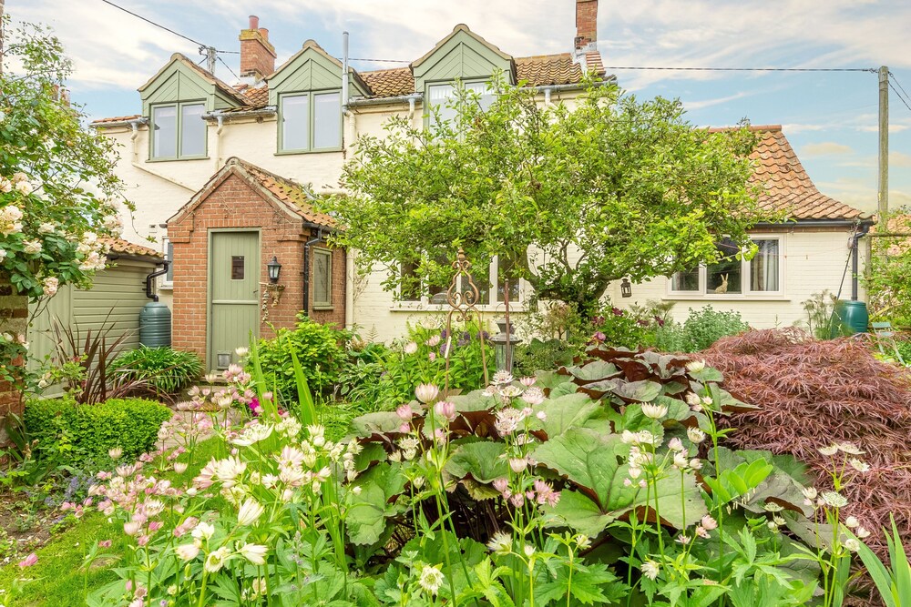 A Very Attractive Detached Character House, With Pretty Cottage Garden. - Wells-next-the-Sea