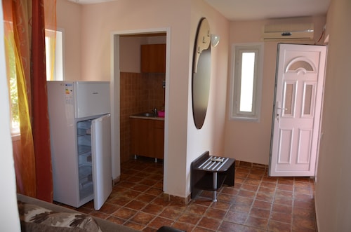 Apartament With 2 Rooms-open-space,private Terrace,breakfast And Pools,near Sea. - Romania