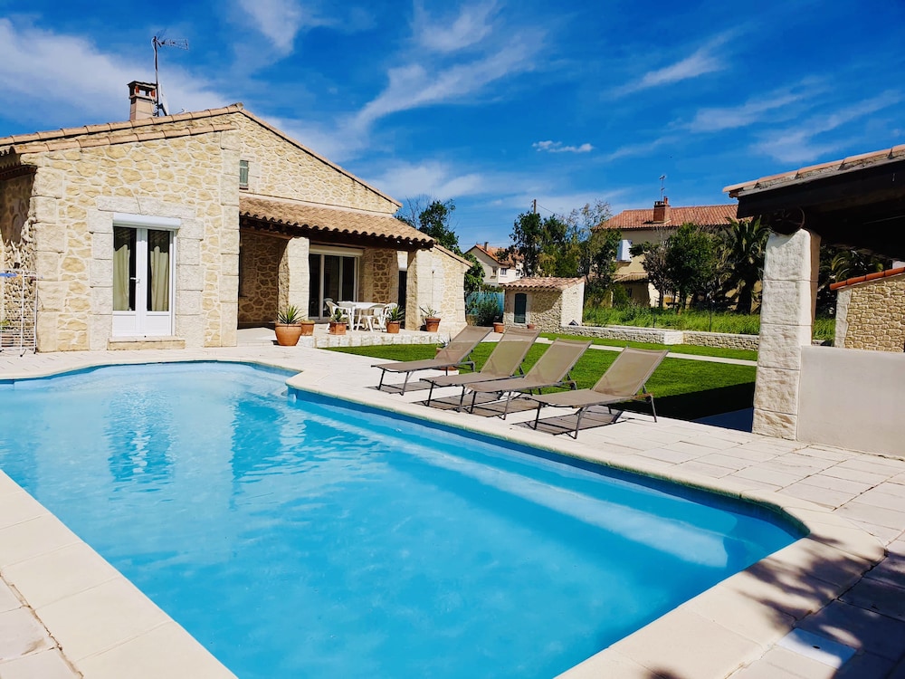 Villa Avec Belle Suite Parentale Et Très Beau Jardin Piscine - Arles
