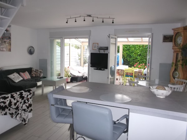 Semi-detached House With Free Parking. Very Quiet Area - Ouistreham