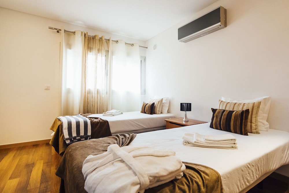 Baia Residence 2 - Holiday Apartments - By SCH - Caldas da Rainha