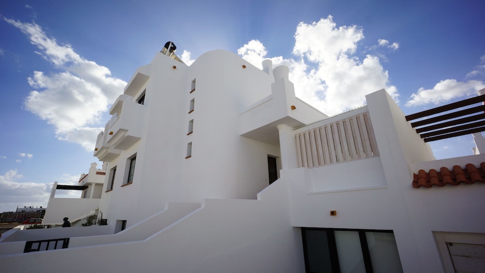 Surfers Retreat - Hostel - Adults Only - Fuerteventura