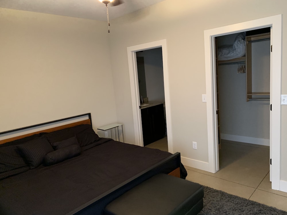 Modern 3 Bedroom Executive House By Spirit - Wichita, KS