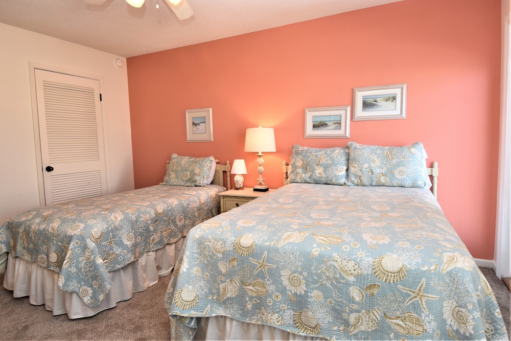 Sandpiper 7c ~ Family Fun With Great Views ~Bender Vacation Rentals - Gulf Shores, AL
