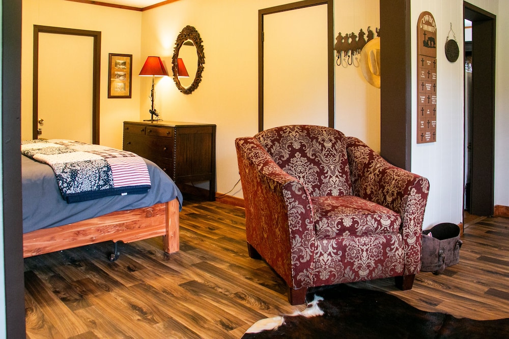 Cowboy Suite At Panther Valley Ranch - Magic Springs, Hot Springs