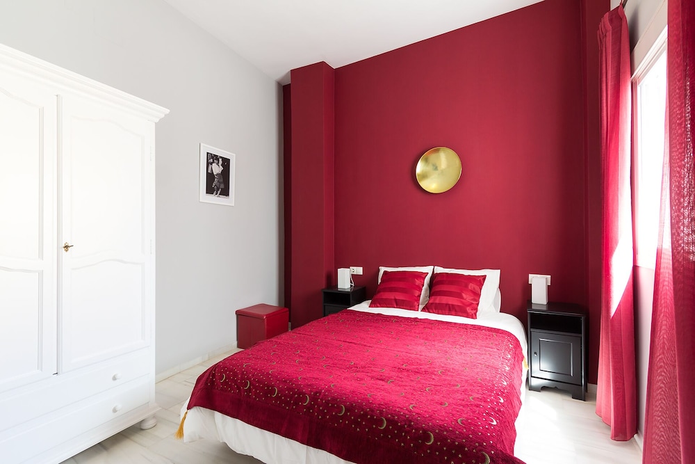 Triana Terrace. 1-bedroom, Roof-top Terrace - Seville Airport (SVQ)