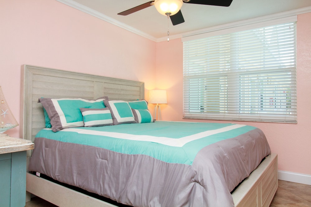 Clearwater Beach Suites 203 condo - Safety Harbor, FL