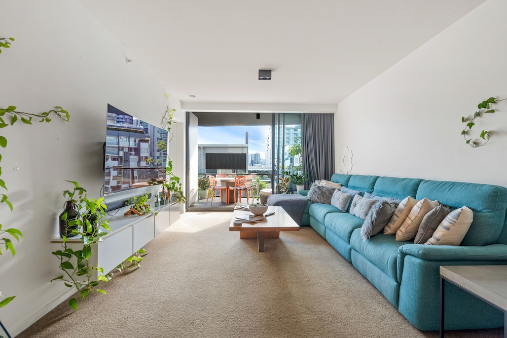 Chic 2 Bed / 2 Bath Apartment With City Views - Brisbane
