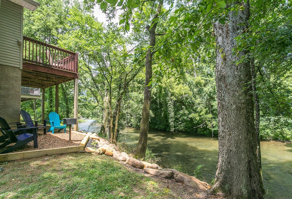 Summer Time Fun At Pedaller's Rest-1 Mile From Pkwy - Pigeon Forge, TN