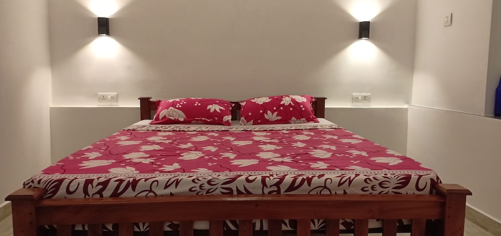 Adam's Holiday Home Is 3 Bh Apartment Type With Two Ac & One Non Ac Rooms. - Cochin