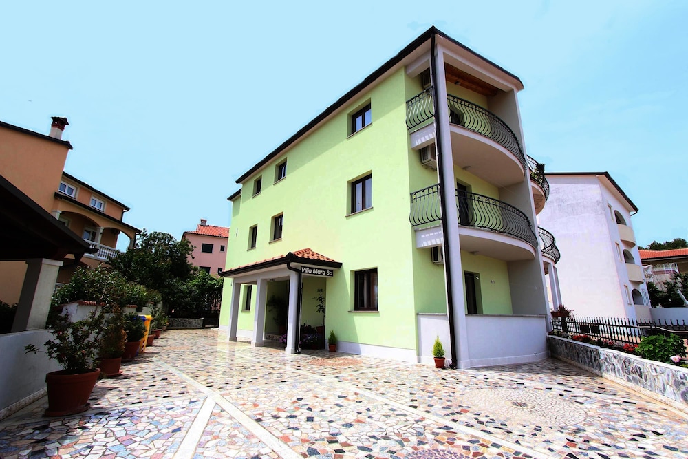Apartments Villa Amfora - Bale