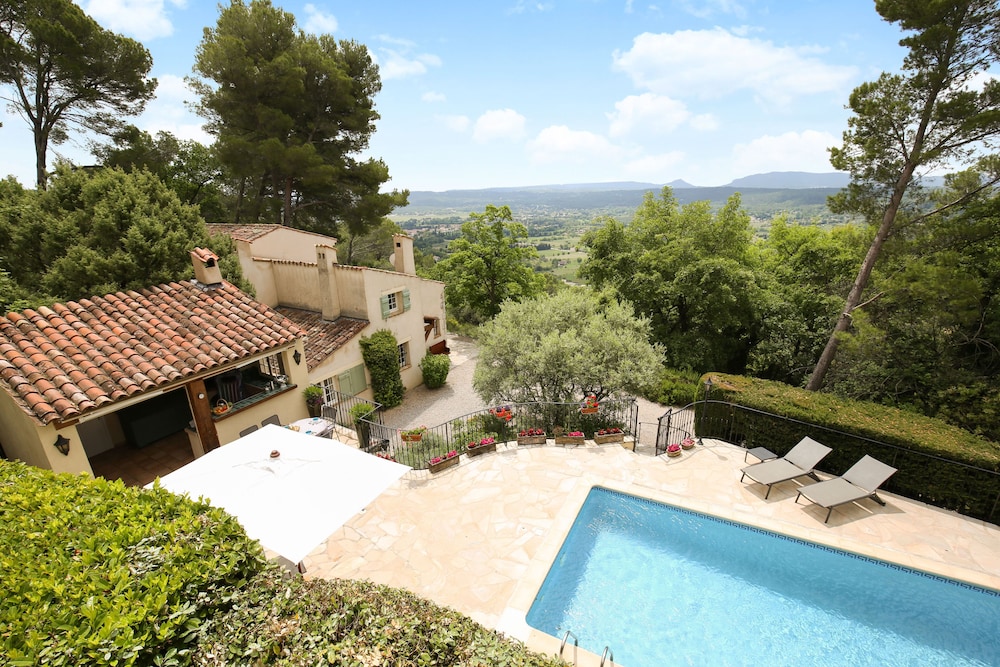 Een Spectaculair Uitzicht, Zwembad En 5-slaapkamer Familie-vriendelijk Vakantiehuis In De Provence - Fayence
