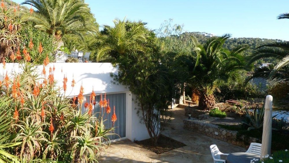 Bonito Apartamento En Cap Martinet, Excelente Ubicación, A Pocos Minutos De La Playa. - Ibiza