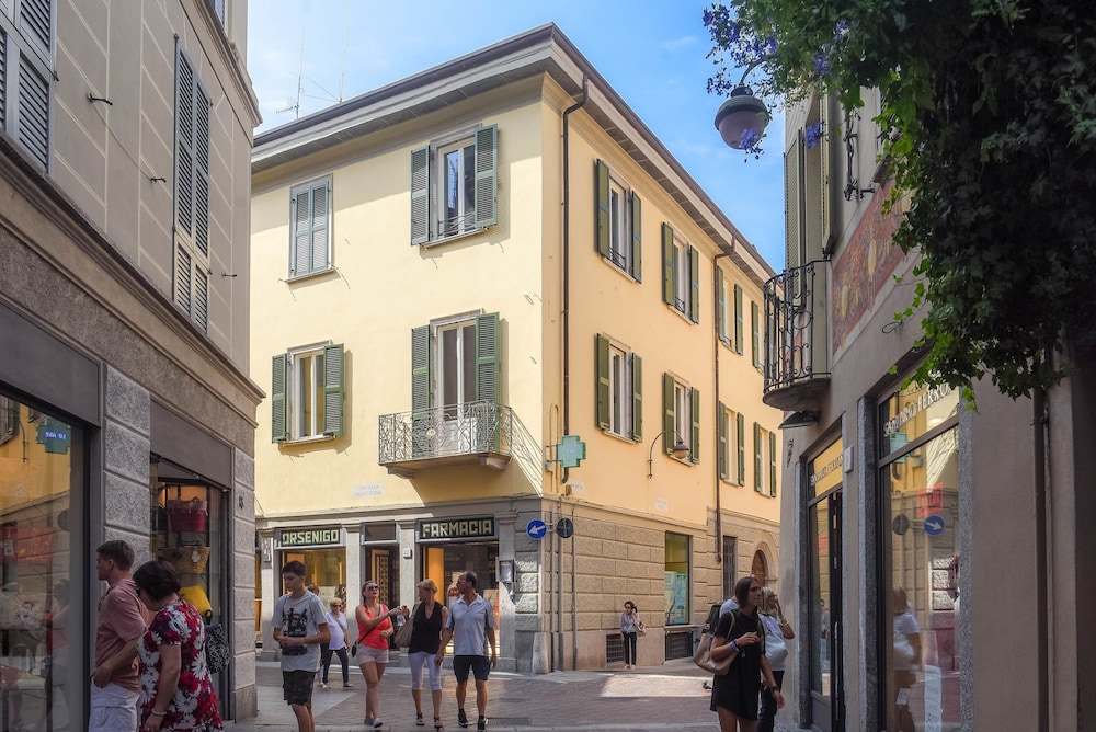 "Via Natta 15" Luxury Apartment - By House Of Travelers - - Como, Italia