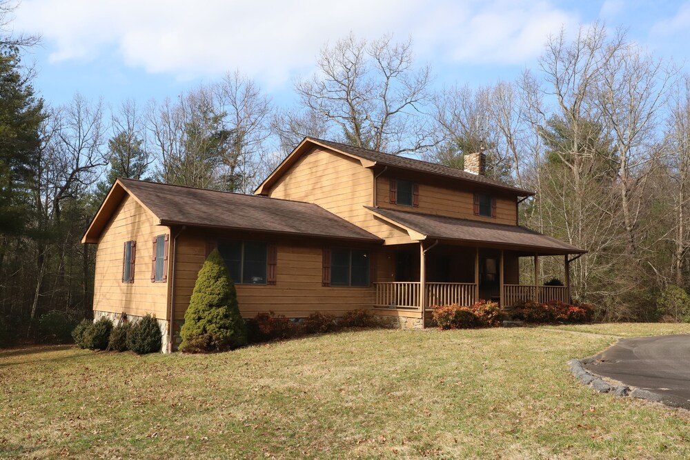 3 Br Glade Valley Home Close To Golf Courses And Blue Ridge Parkway! - North Carolina