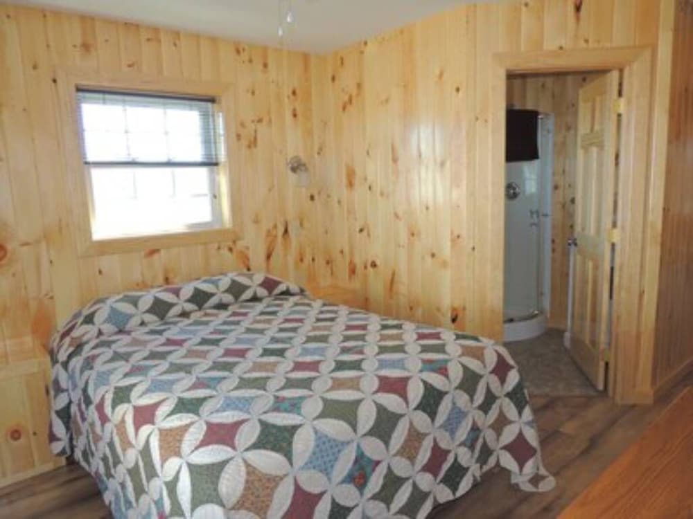 Vacation Home #17, Ada Accessible- 2 Bedroom/ 2 Bathroom - Cedar Point State Park, Clayton