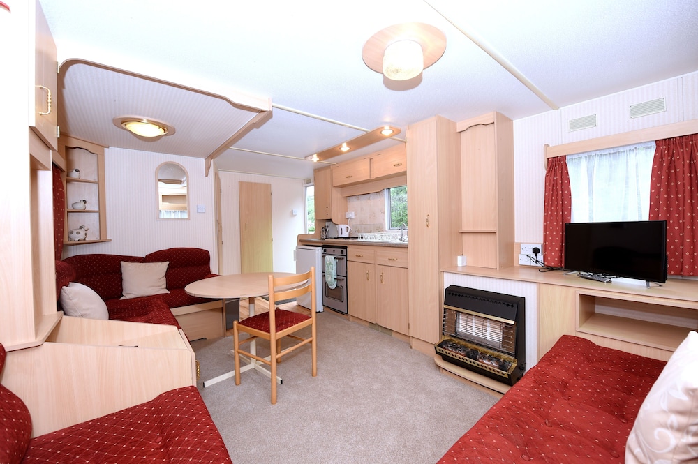 One Bed Static With Parking. Walk To Lynton Town Centre. Free Fishing Onsite - Lynmouth