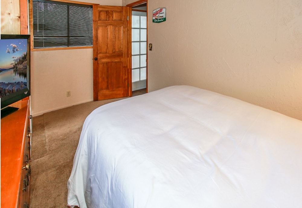 Twin Bear - Cozy And Convenient, Relaxing Cabin With A Nice Fenced Yard And A Bbq. - Sugarloaf, CA